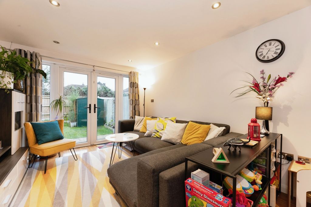 Property photo 2 of 15 Open Plan Living
