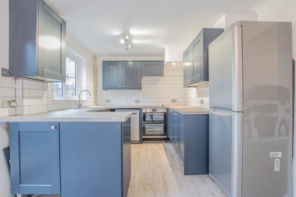 Property photo 3 of 22