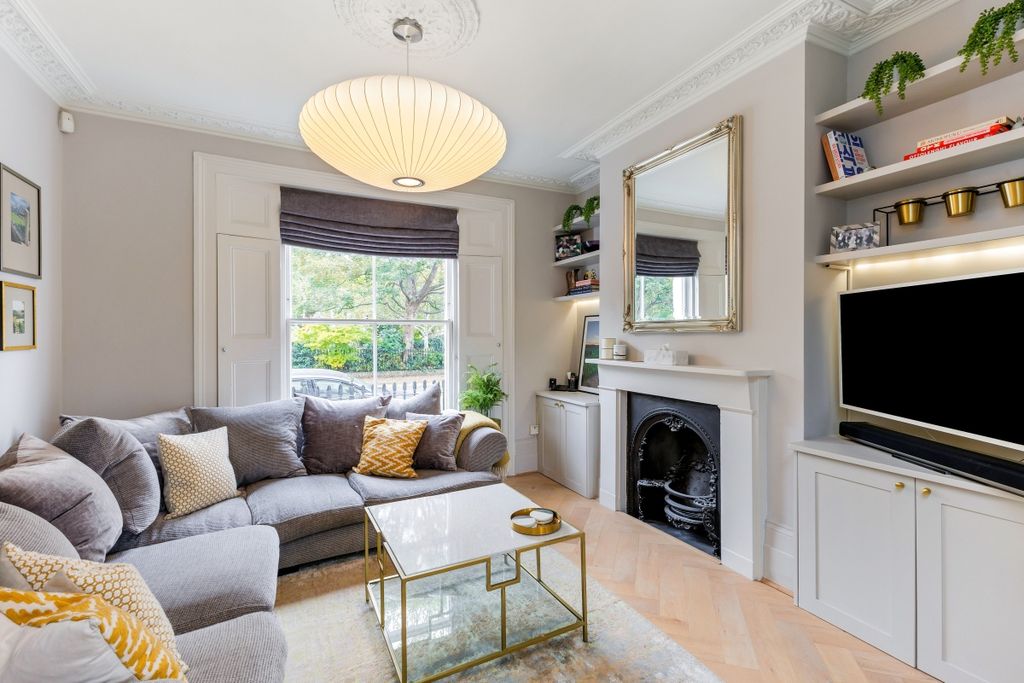 Property photo 1 of 22 Arlington Square