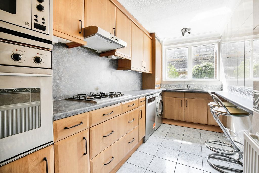 Property photo 3 of 16