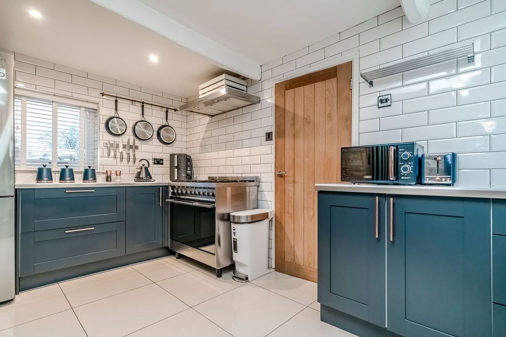 Property photo 3 of 31