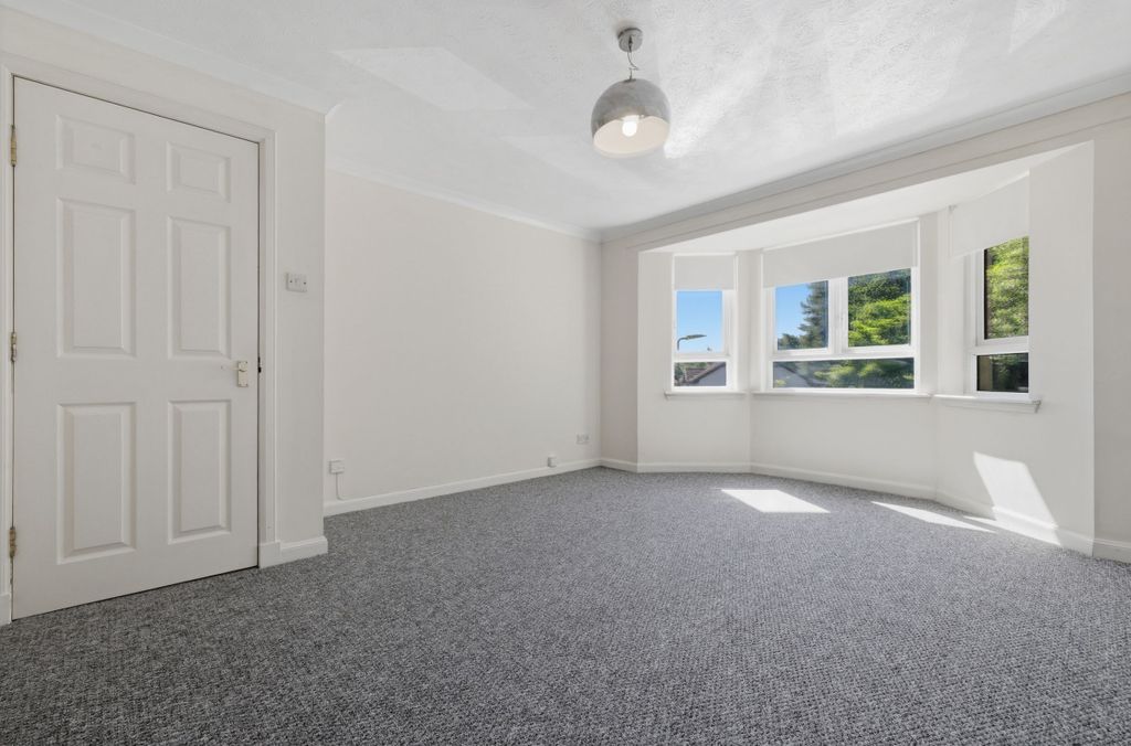 Property photo 3 of 25