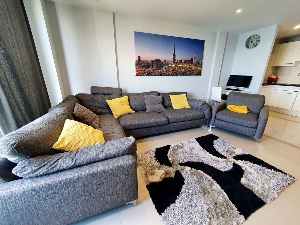 Property photo 3 of 19 Gallery