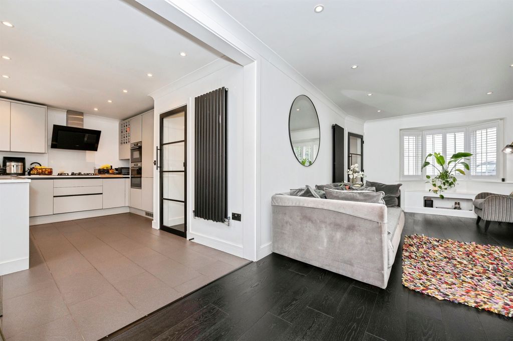 Additional image 8 of 4 bed detached house for saleHodges Close, Chafford Hundred, Grays RM16