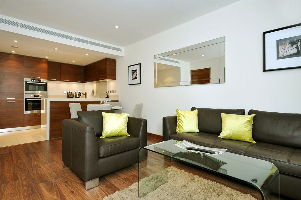 Property photo 2 of 8 Picture No. 11