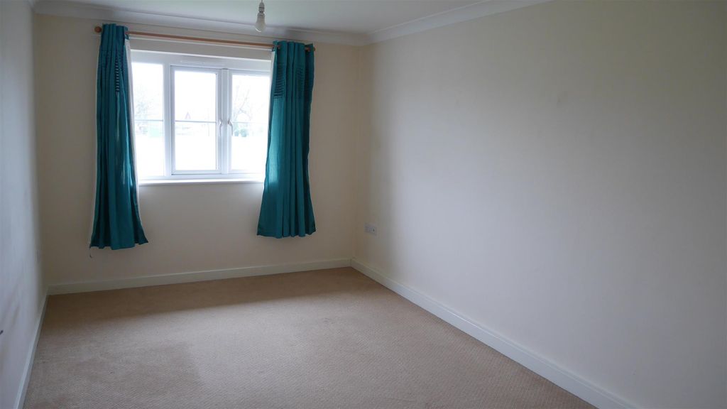 Property photo 2 of 6 P1030789.Jpg