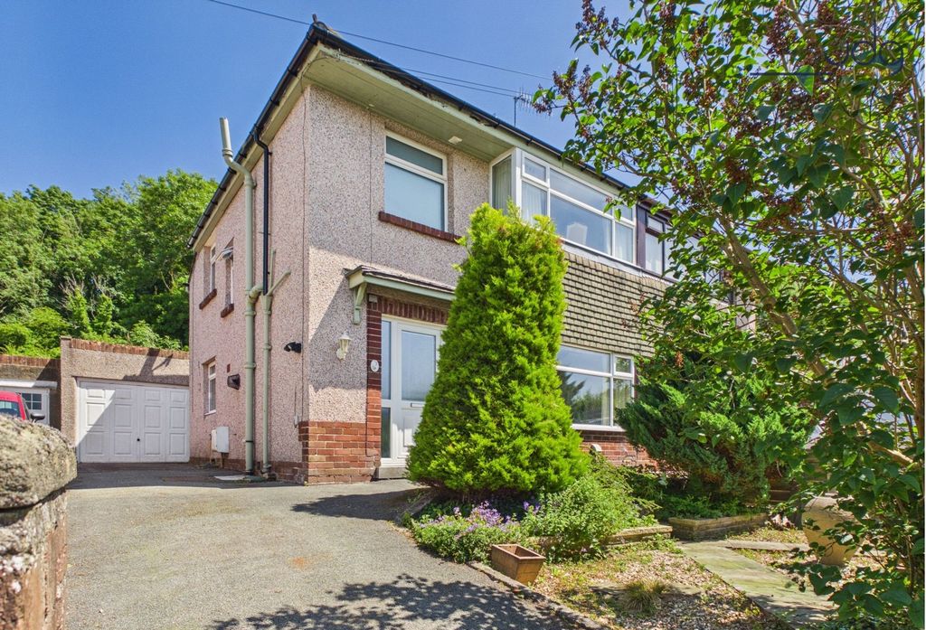 Property photo 1 of 16 Welcome To Whin Avenue