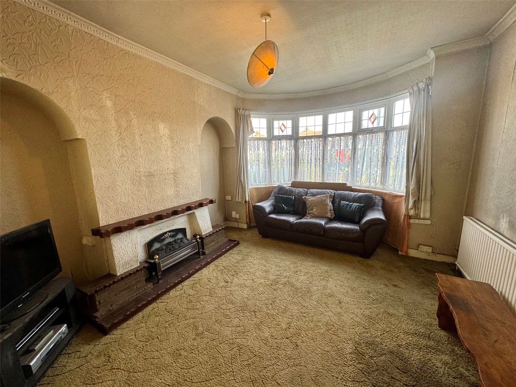 Property photo 2 of 16 Picture No. 12
