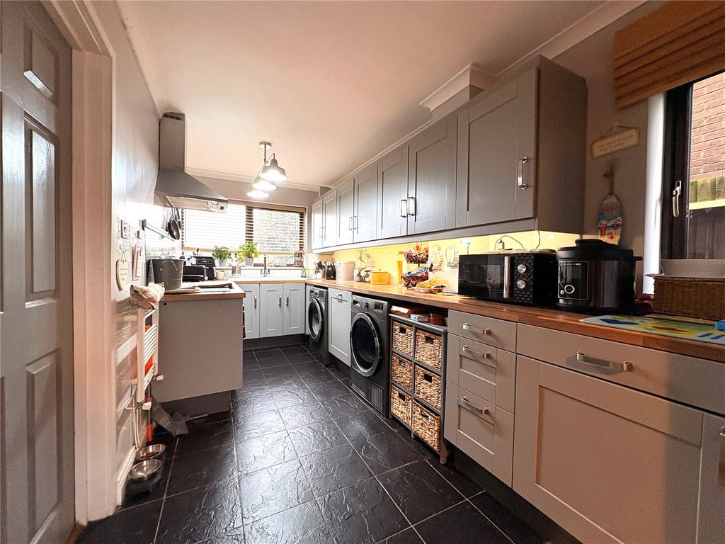 Property photo 3 of 27 Picture No. 07