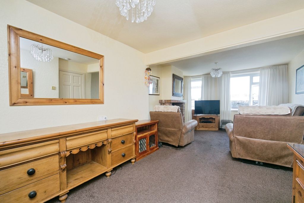 Property photo 3 of 19 Pbox-Img.Jpg