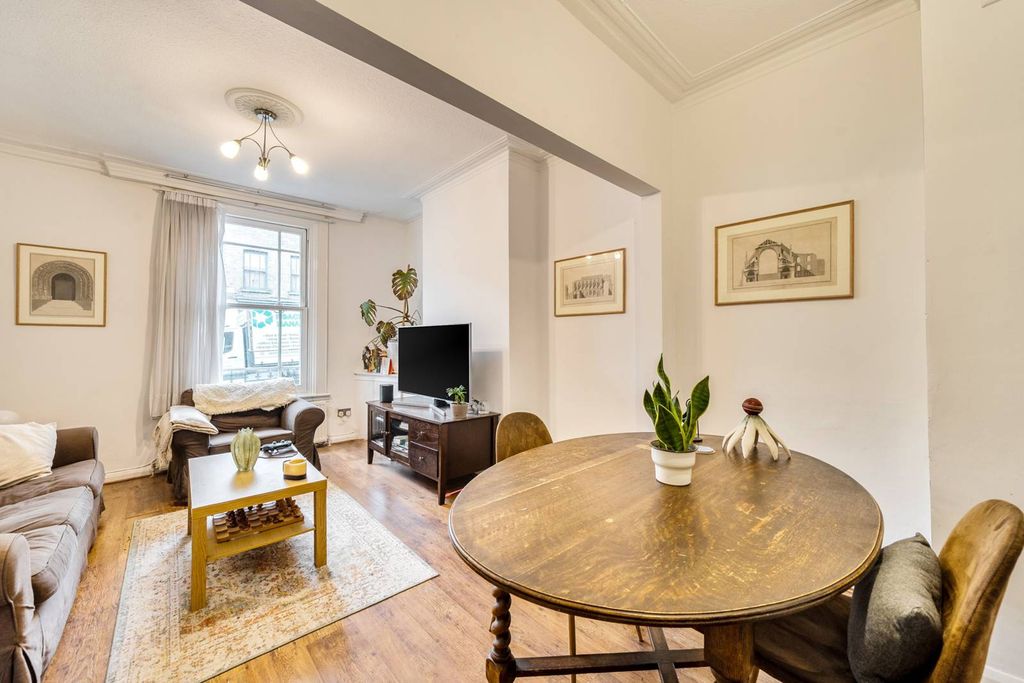 Property photo 3 of 21