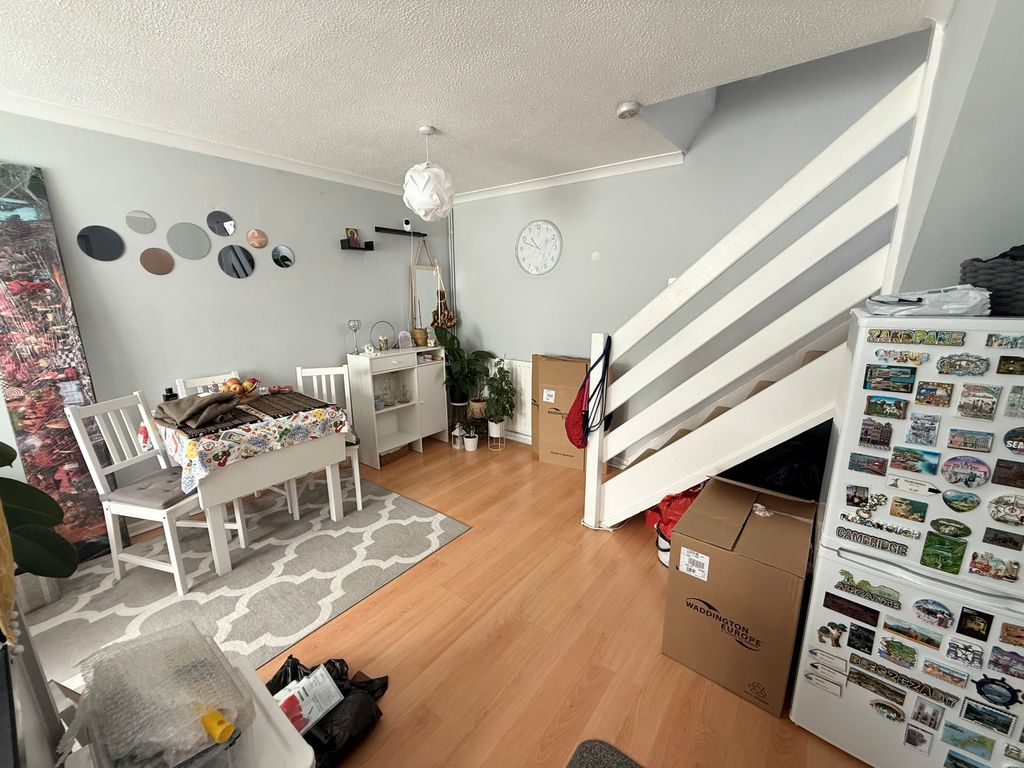 Property photo 3 of 8 8