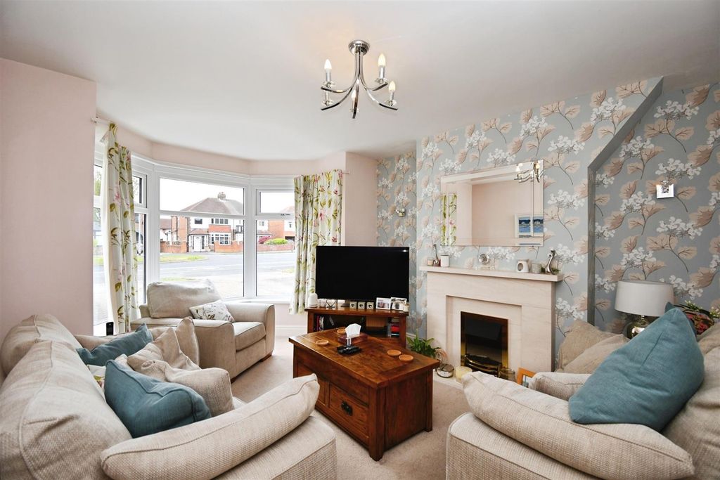 Property photo 2 of 17 86Fc7782-U 20 2811 29.Jpg