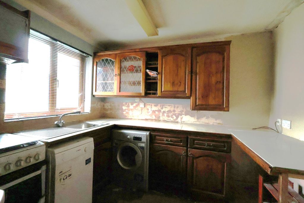 Property photo 3 of 8