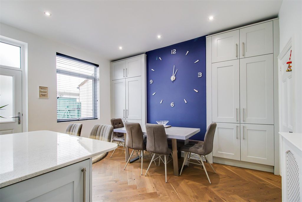Property photo 3 of 11 Kitchen Diner