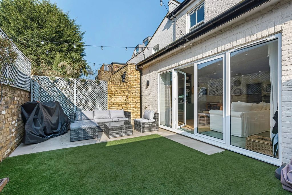 Property photo 2 of 10