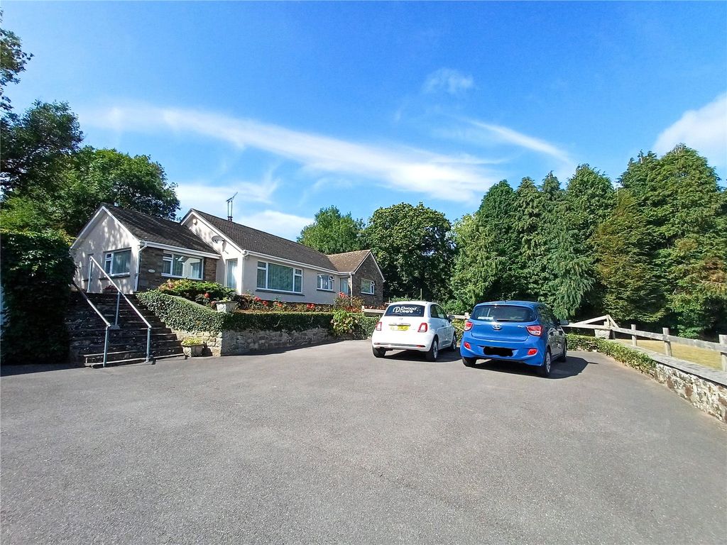 Property photo 2 of 15 Picture No. 18