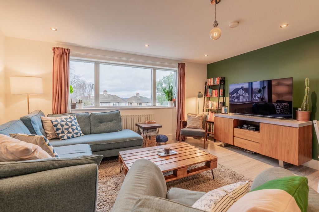 Property photo 2 of 11 4692093