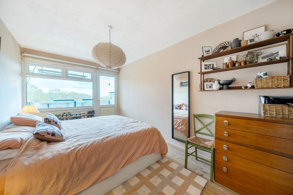 Property photo 3 of 21 1441212-11-69Dfae...