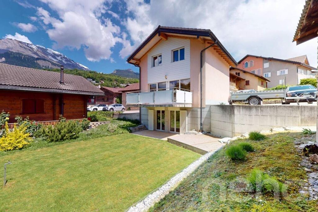 Property photo 1 of 13