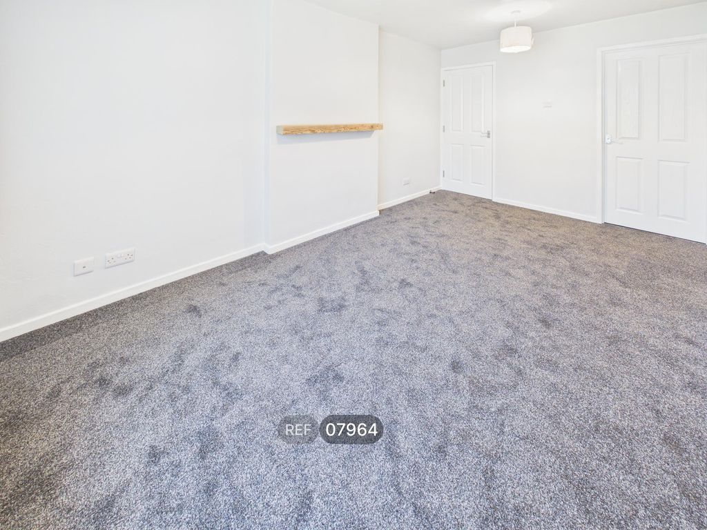 Property photo 3 of 7 Living Room