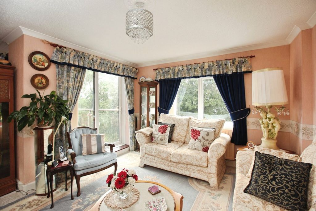 Property photo 3 of 20