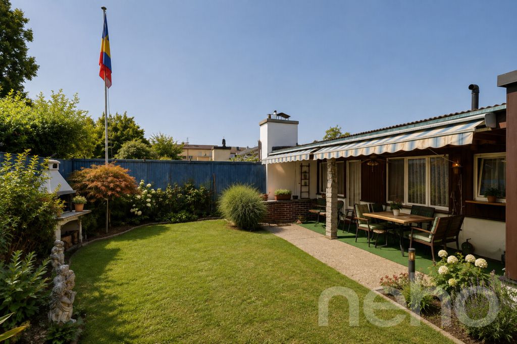 Property photo 2 of 11