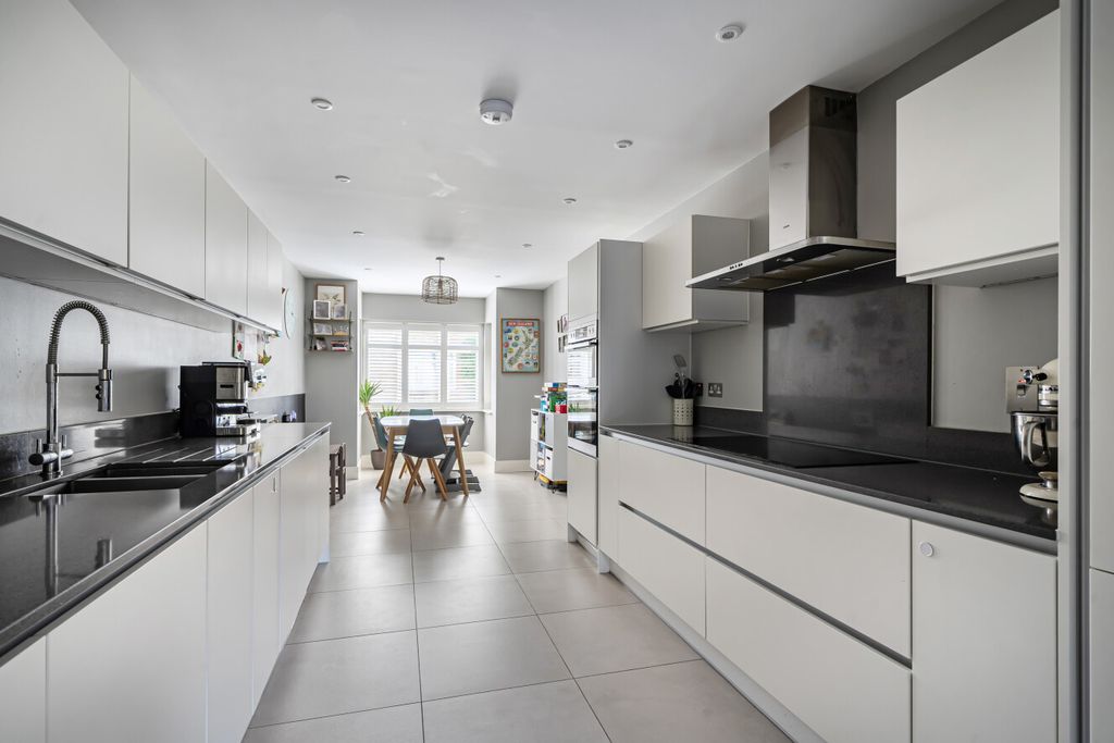 Property photo 3 of 19 1439934 (14).Jpg