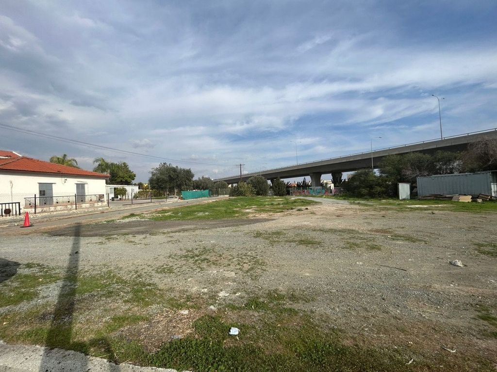 Property photo 1 of 3