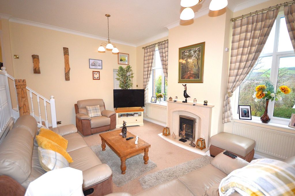 Property photo 3 of 28 Picture No. 32