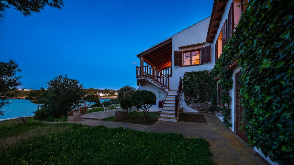 Property photo 3 of 22 78785 Small-14.Jpg