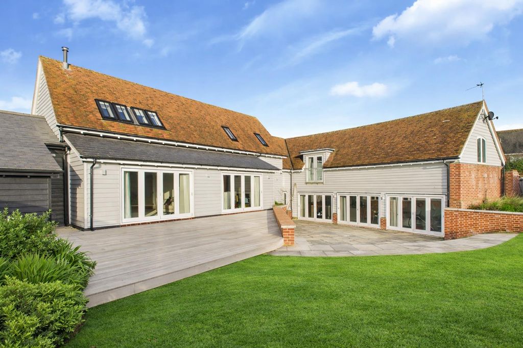 Property photo 1 of 32 Chatgpt Image Jan 8, 2026, 09_14_43 Am.Png