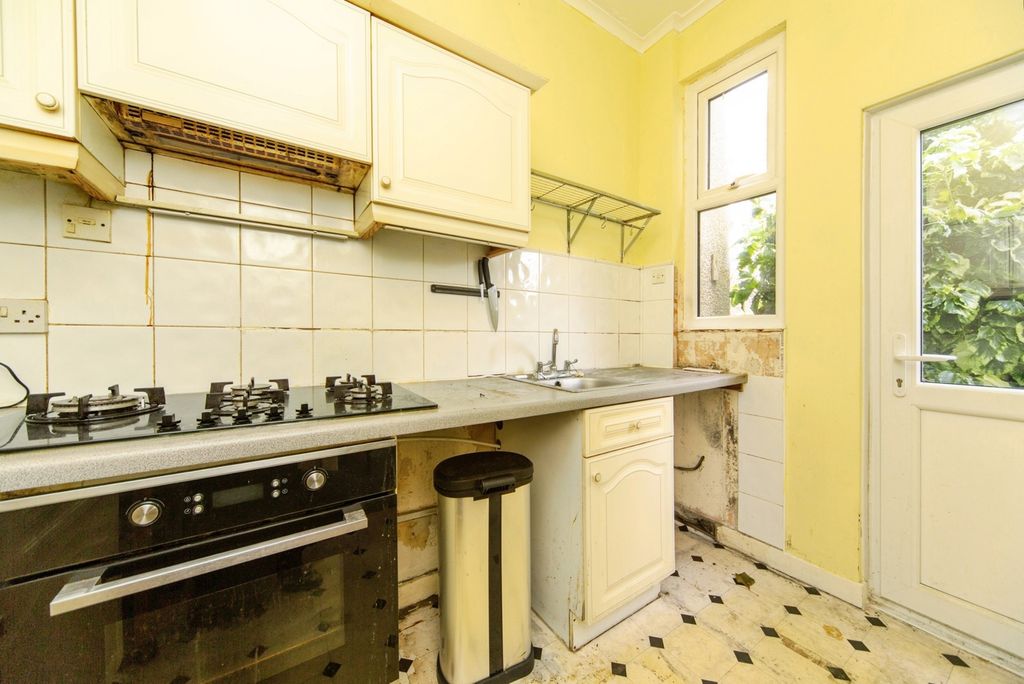 Property photo 3 of 10 Pbox-Img.Jpg