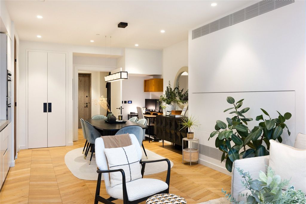 Property photo 3 of 13 Reception