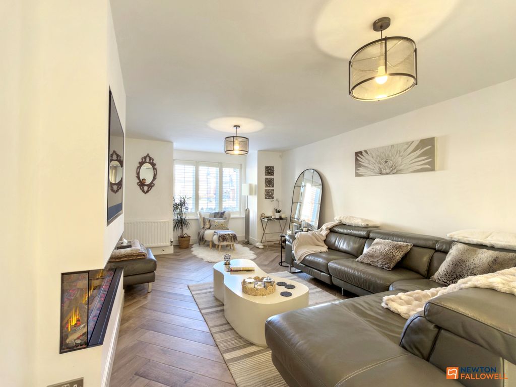 Property photo 2 of 37