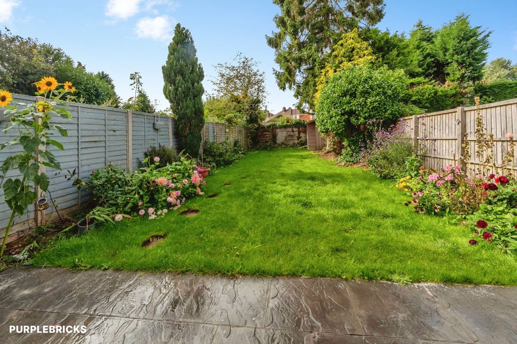 Property photo 2 of 27