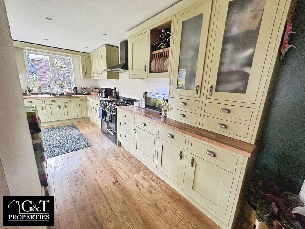 Property photo 2 of 35