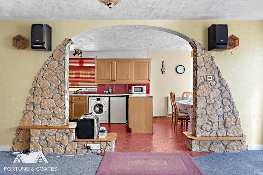 Property photo 3 of 12 Barleycroft_11.Jpg