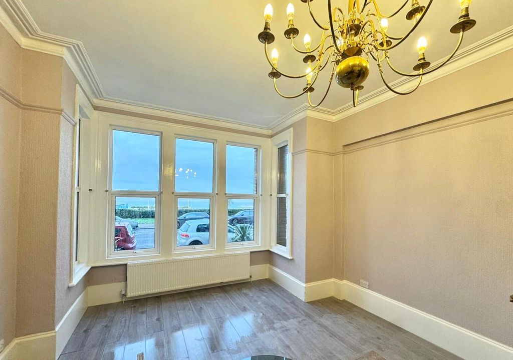 Property photo 2 of 5 Picture 2