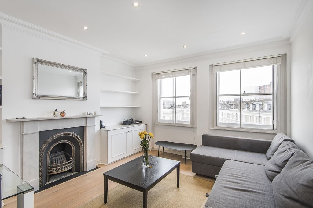 Property photo 3 of 12 Reception