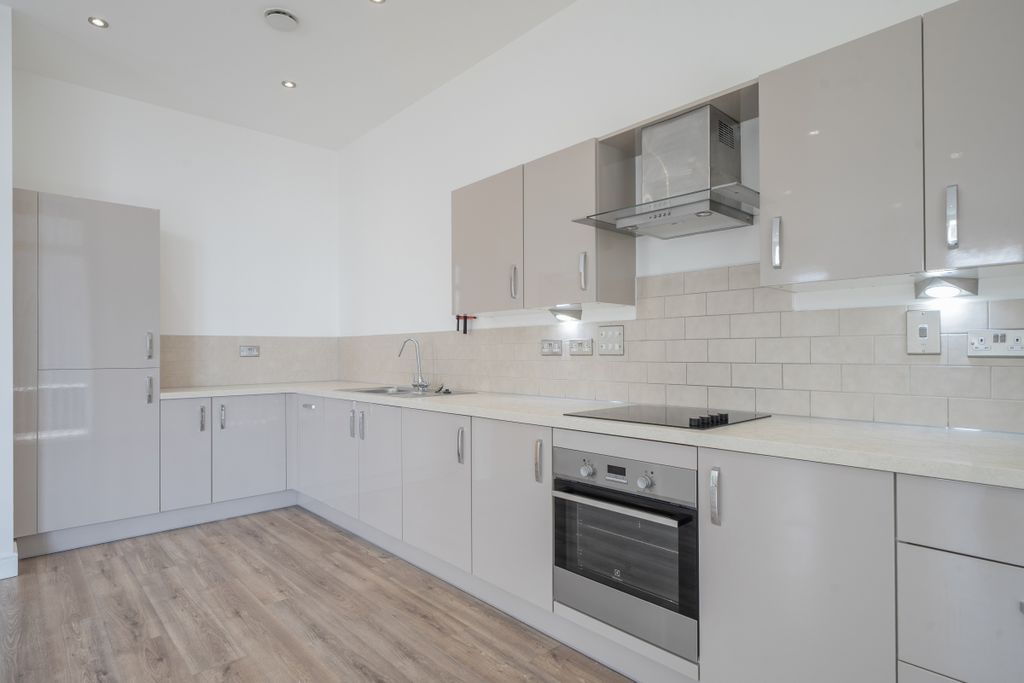 Property photo 2 of 16 1459396-6-6A03384...