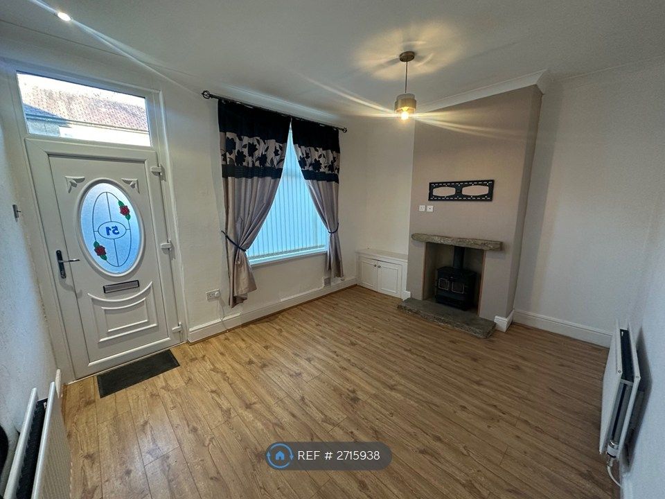 Property photo 2 of 8 Living Room