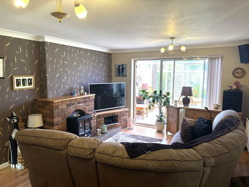 Property photo 3 of 25 Kingsford Living Room 3.Jpg