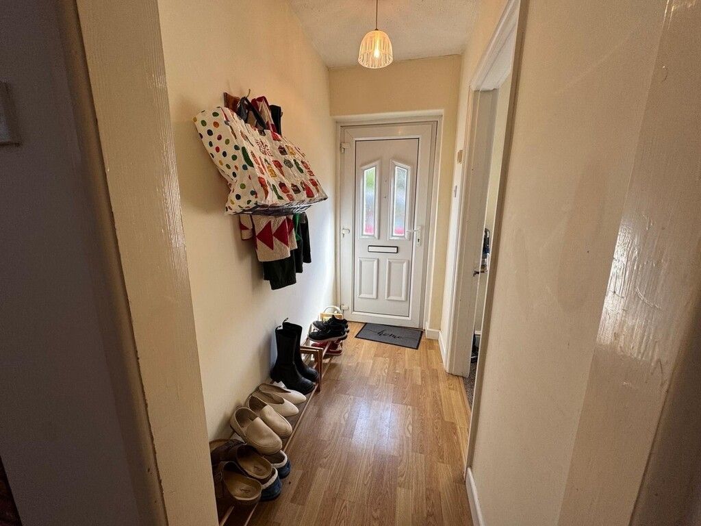 Property photo 3 of 8 Hallway