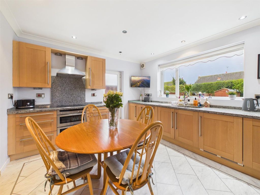 Property photo 3 of 30 Cam03844G0-Pr0391-Still002.Jpg