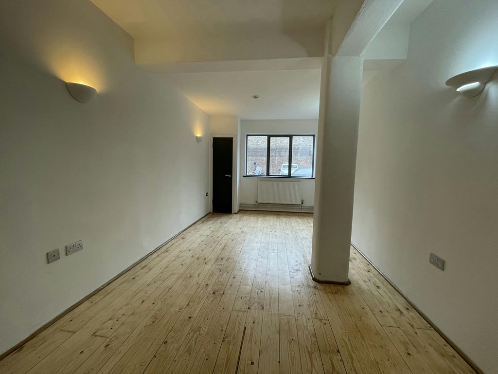 Property photo 2 of 8 Unit F Anton 14.Jpg