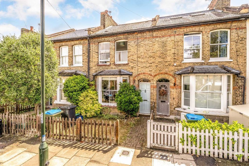 Property photo 1 of 8