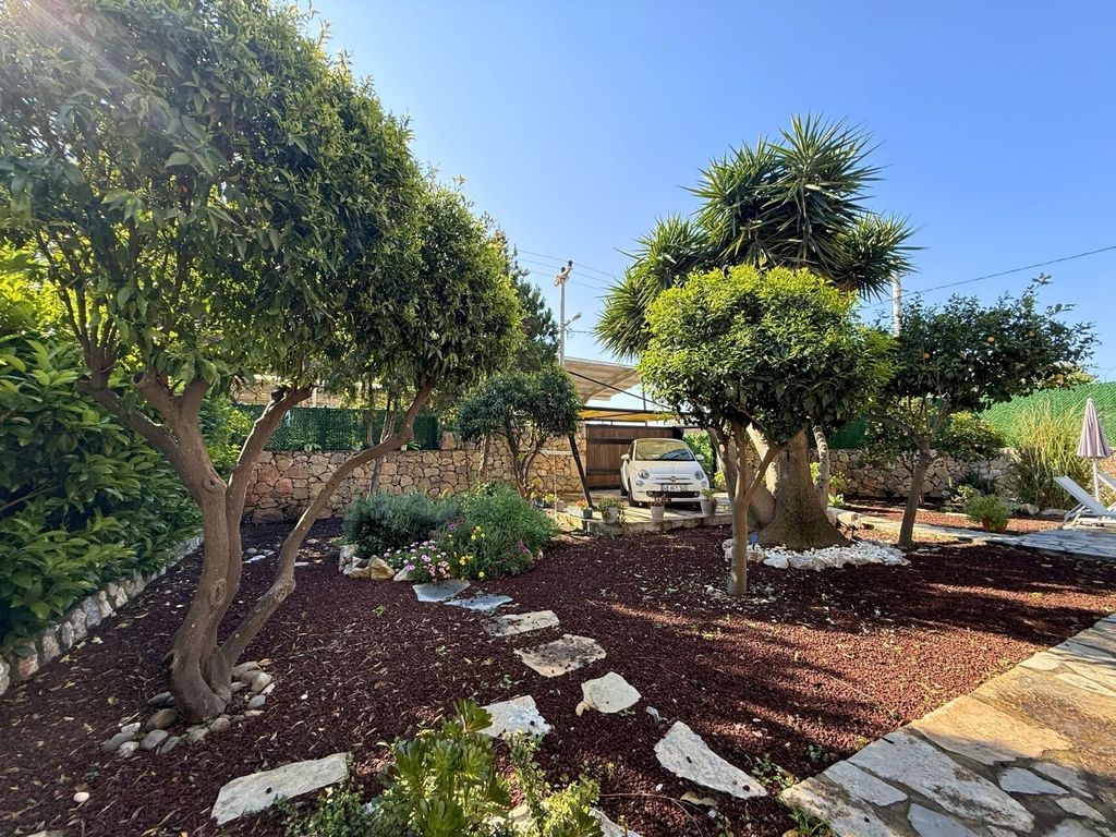 Property photo 3 of 25 Outstanding Bodrum Villa For Sale - Mature Citrus Trees