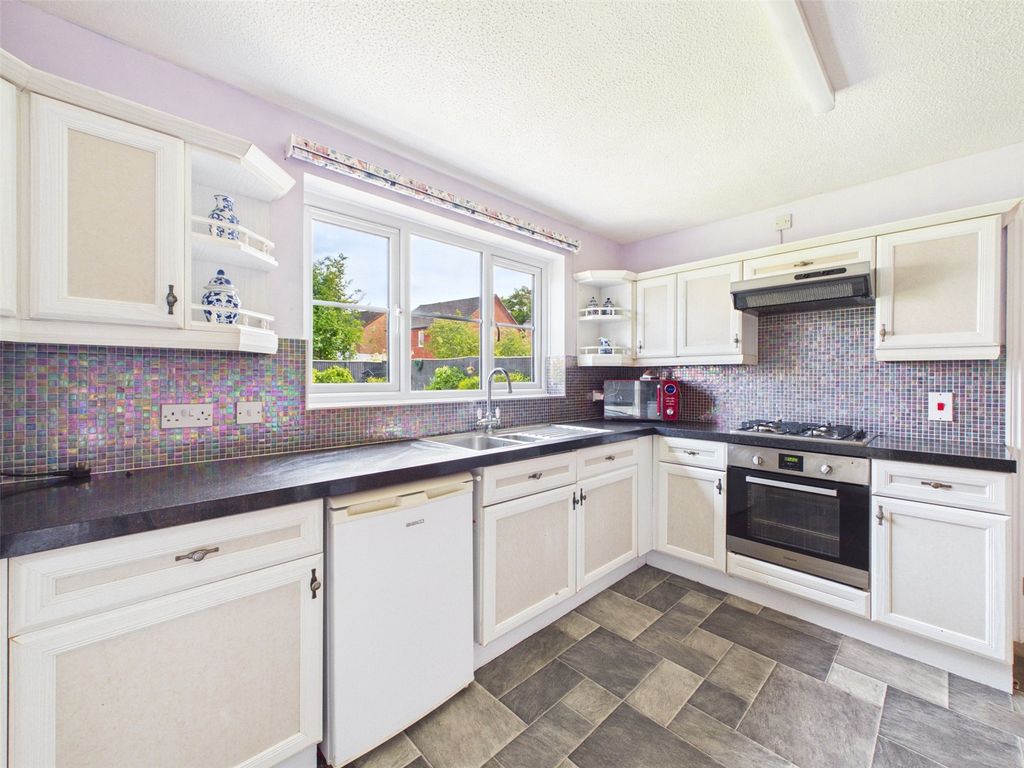 Property photo 2 of 15 Picture No. 12