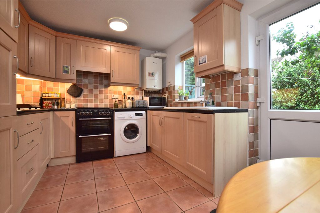 Property photo 3 of 14 Kitchen